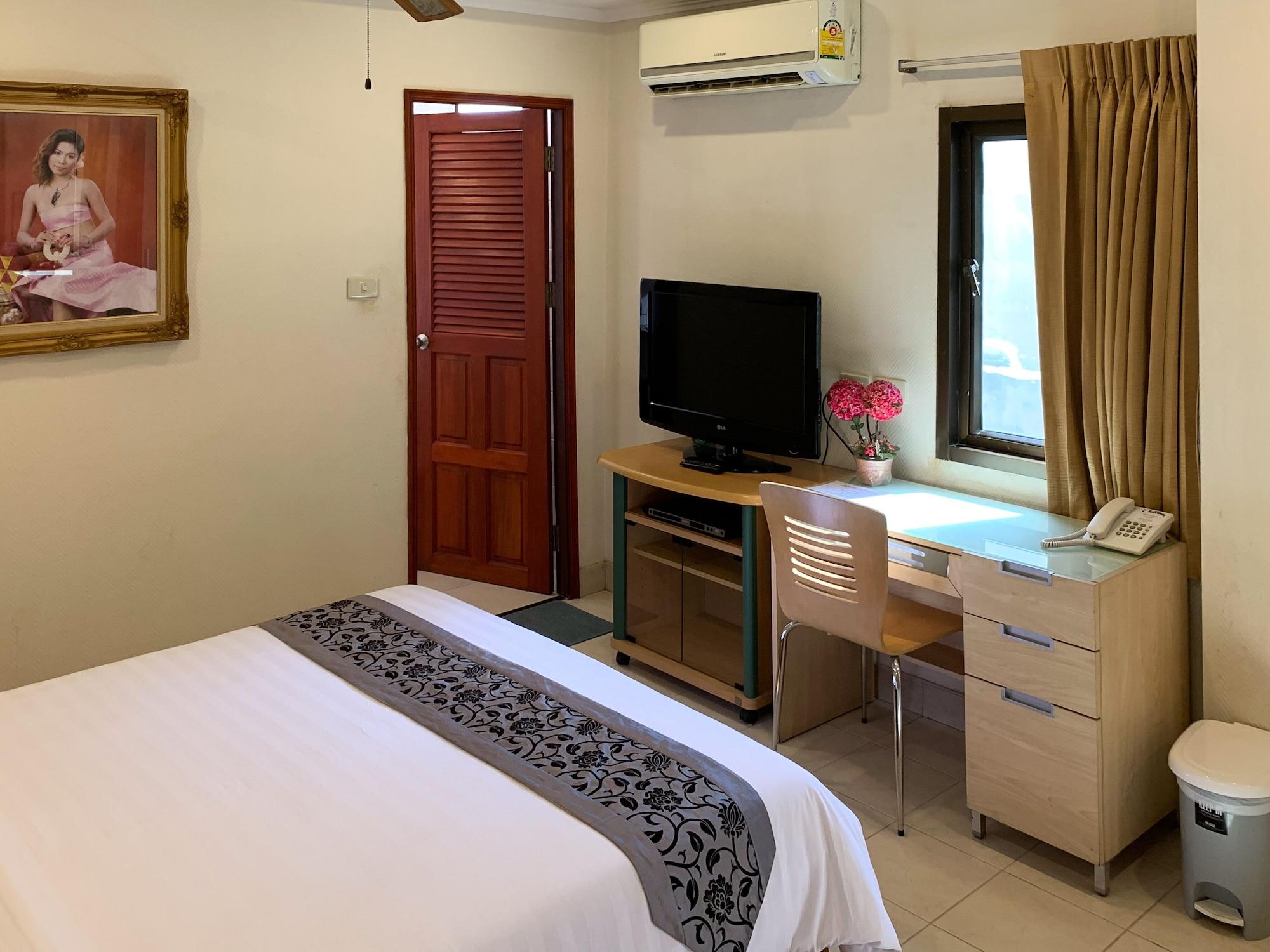 The Classroom Hotel Pattaya Luaran gambar