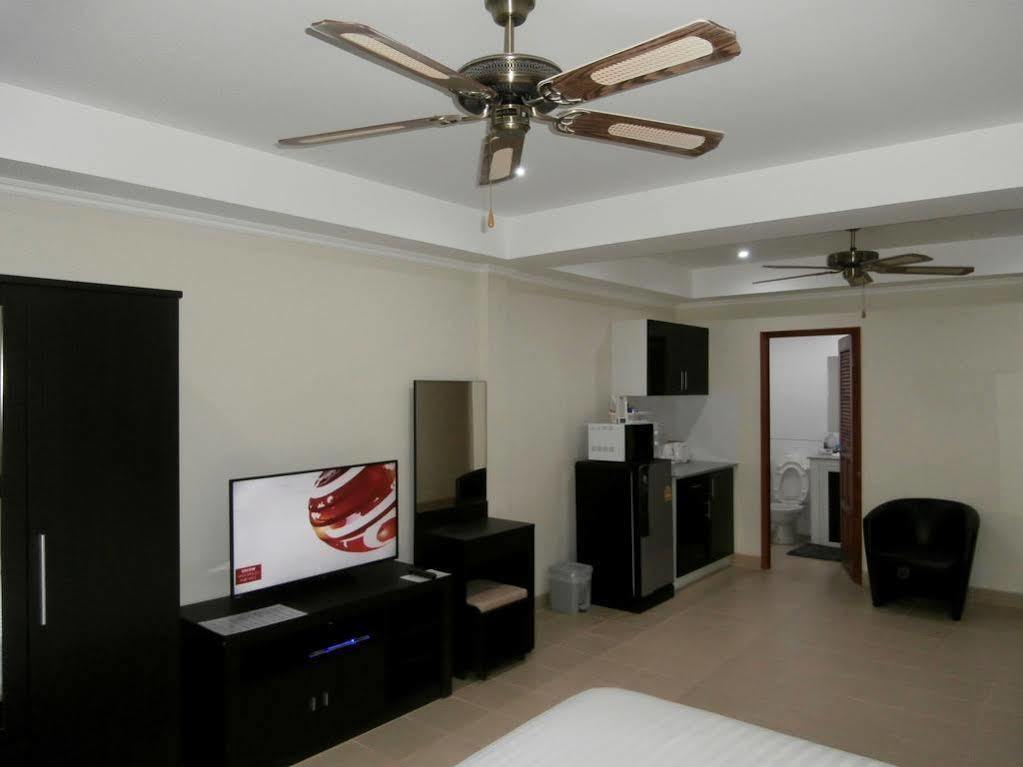 The Classroom Hotel Pattaya Luaran gambar