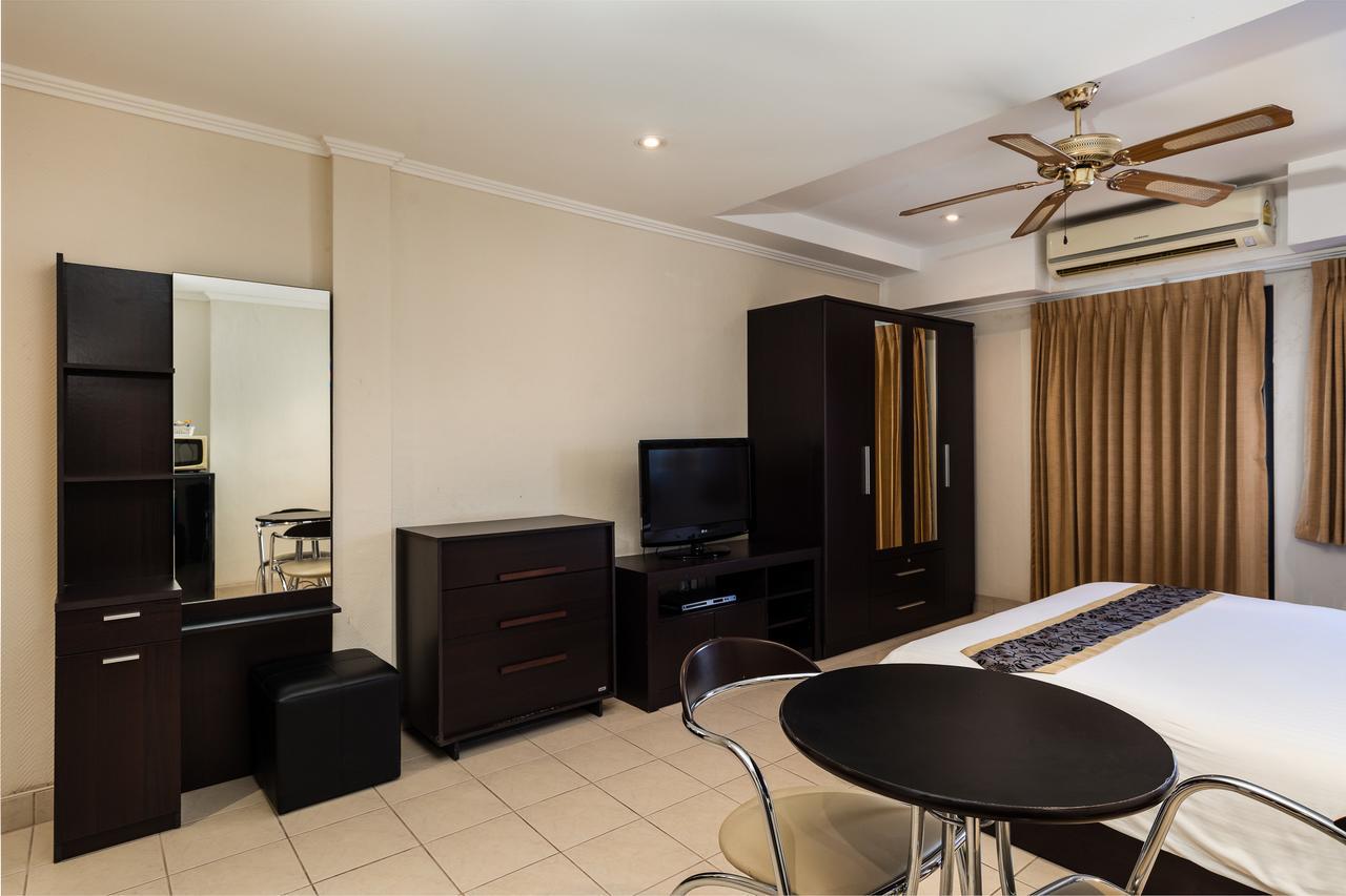 The Classroom Hotel Pattaya Luaran gambar