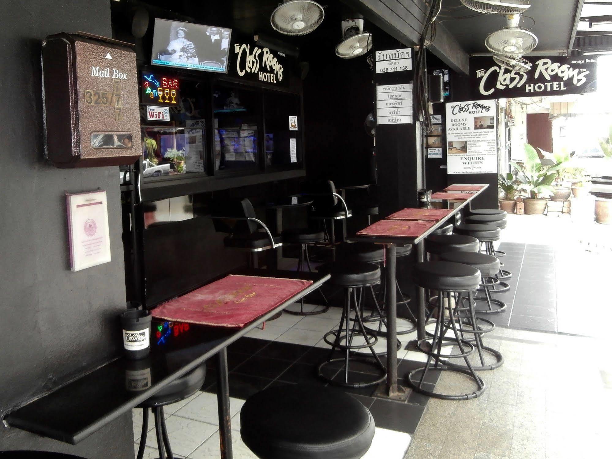 The Classroom Hotel Pattaya Luaran gambar